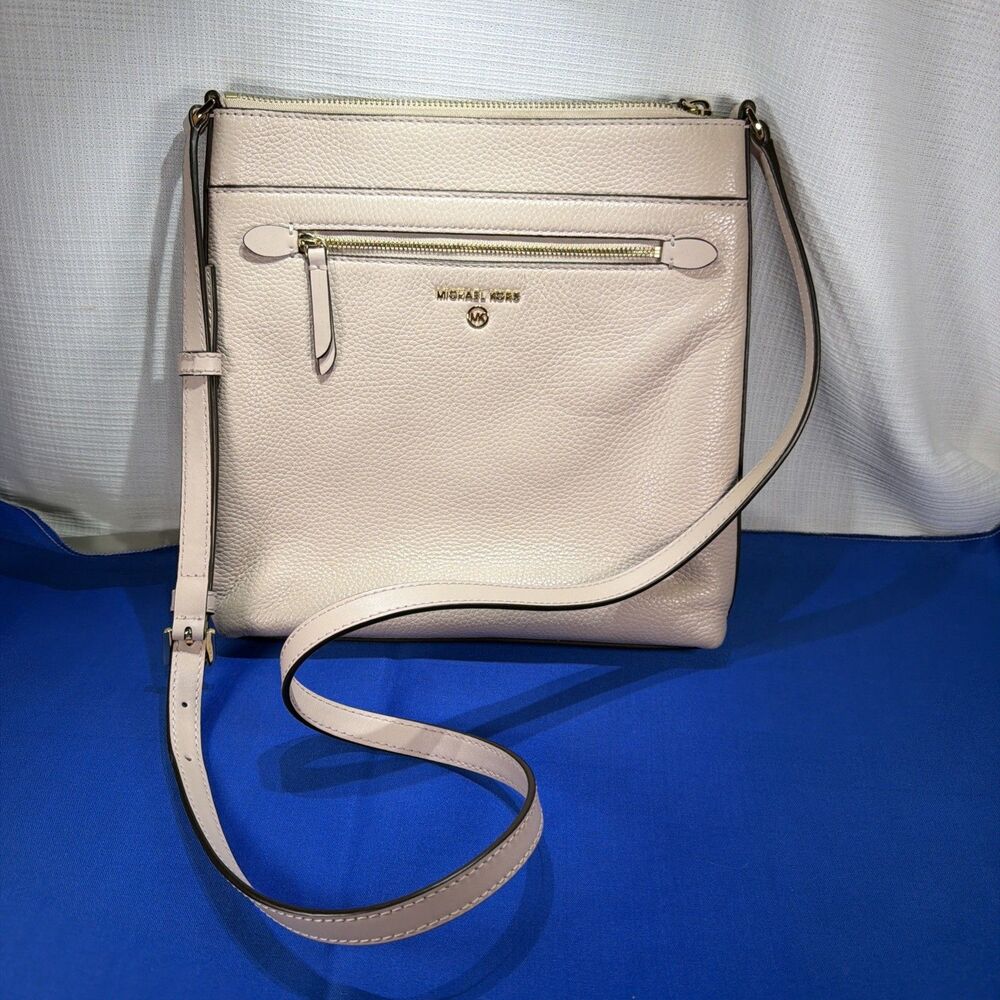 Michael Kors Jet Set Charm Flat Crossbody Purse